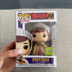 Funko Pop! Anastasia Diamond Collection - Pink & Gold Outfit